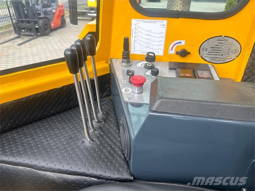 Combilift C4000 // LPG //5450 mm Nelitietrukit