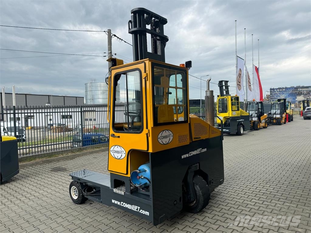 Combilift C4000 // LPG //5450 mm Повдигач с движение в 4 посоки