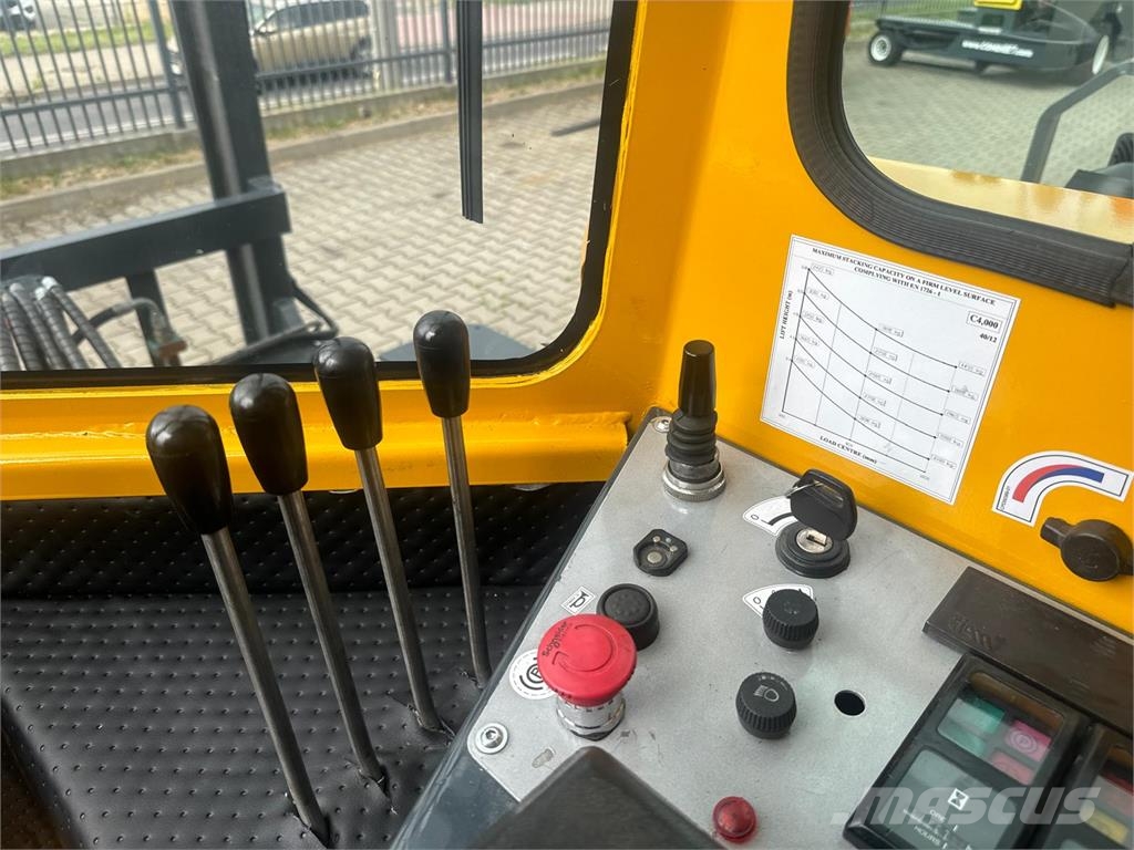 Combilift C4000 // LPG //5450 mm 4방향 리치트럭