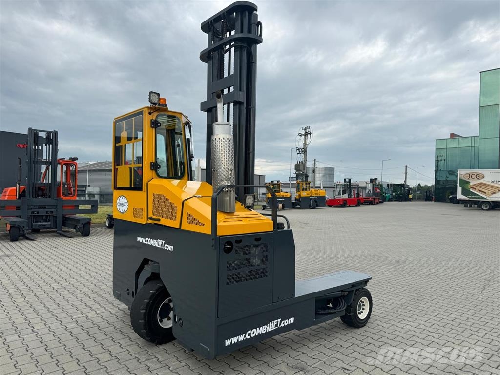 Combilift C4000 // LPG //5450 mm Повдигач с движение в 4 посоки