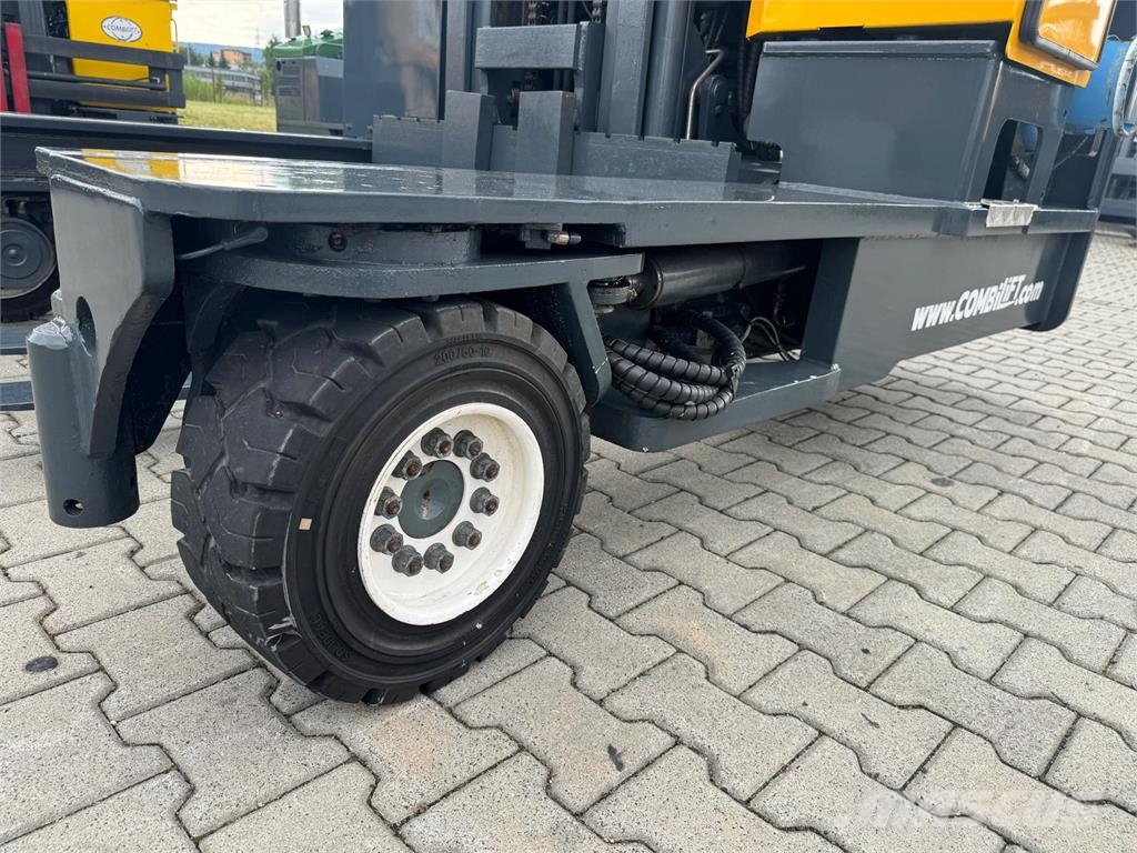 Combilift C4000 // LPG //5450 mm Повдигач с движение в 4 посоки