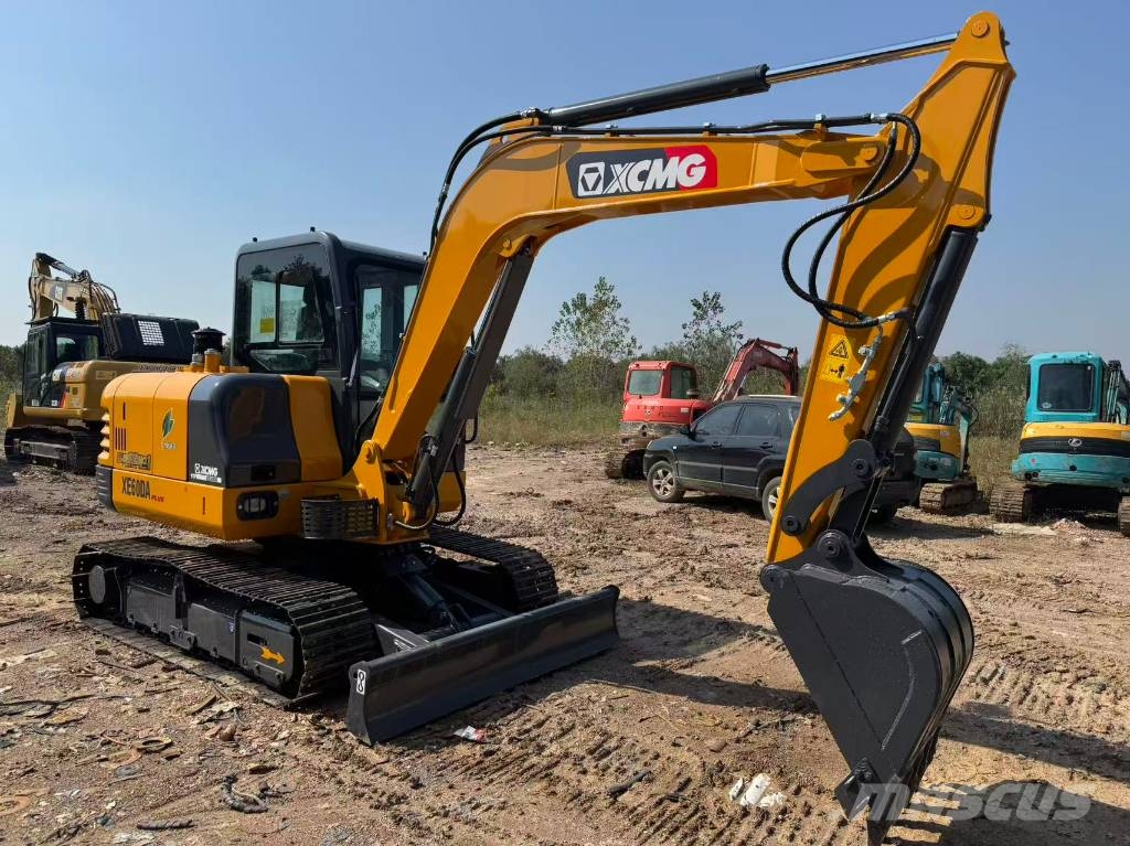 XCMG XE 60 DA 小型挖掘机