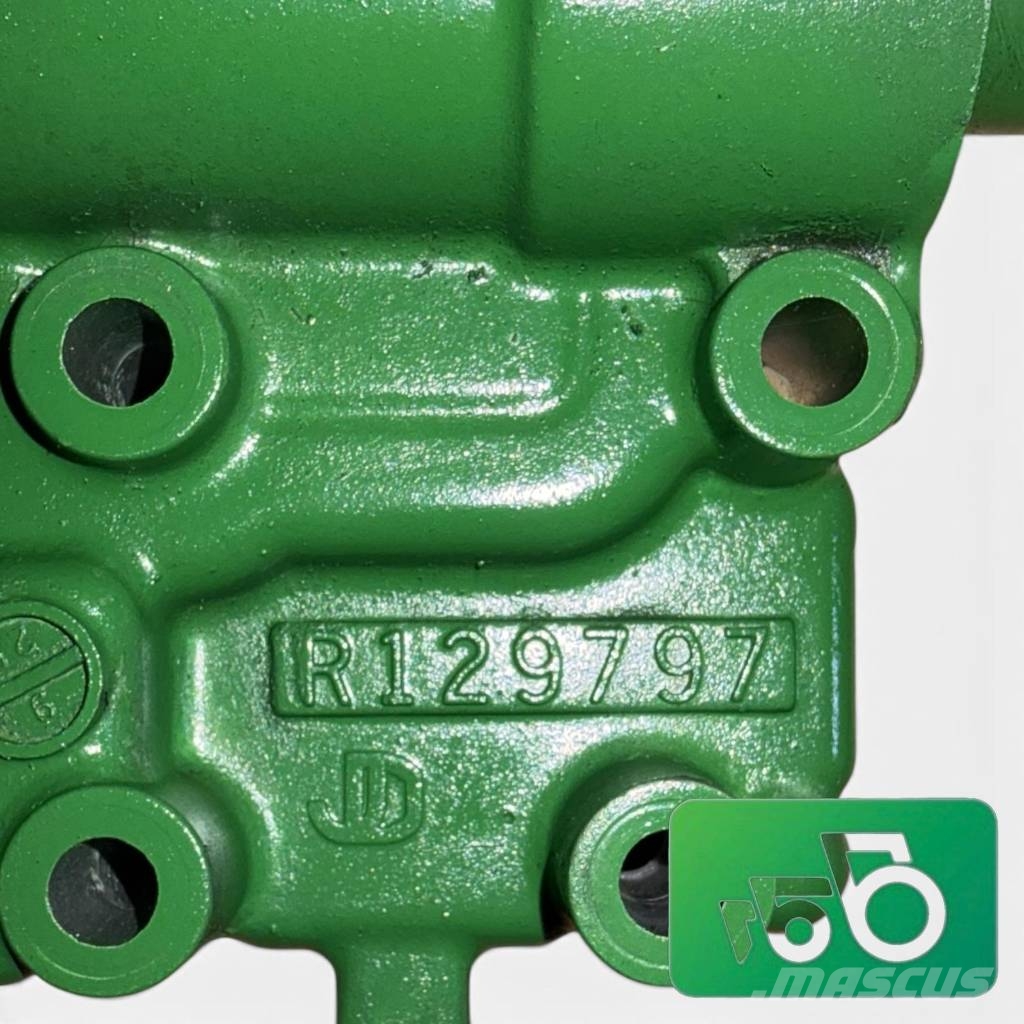 John Deere 7810 PowrQuad™ R129797 Housing Box Plate Saseler