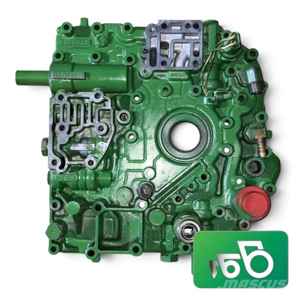 John Deere 7810 PowrQuad™ R129797 Housing Box Plate Saseler