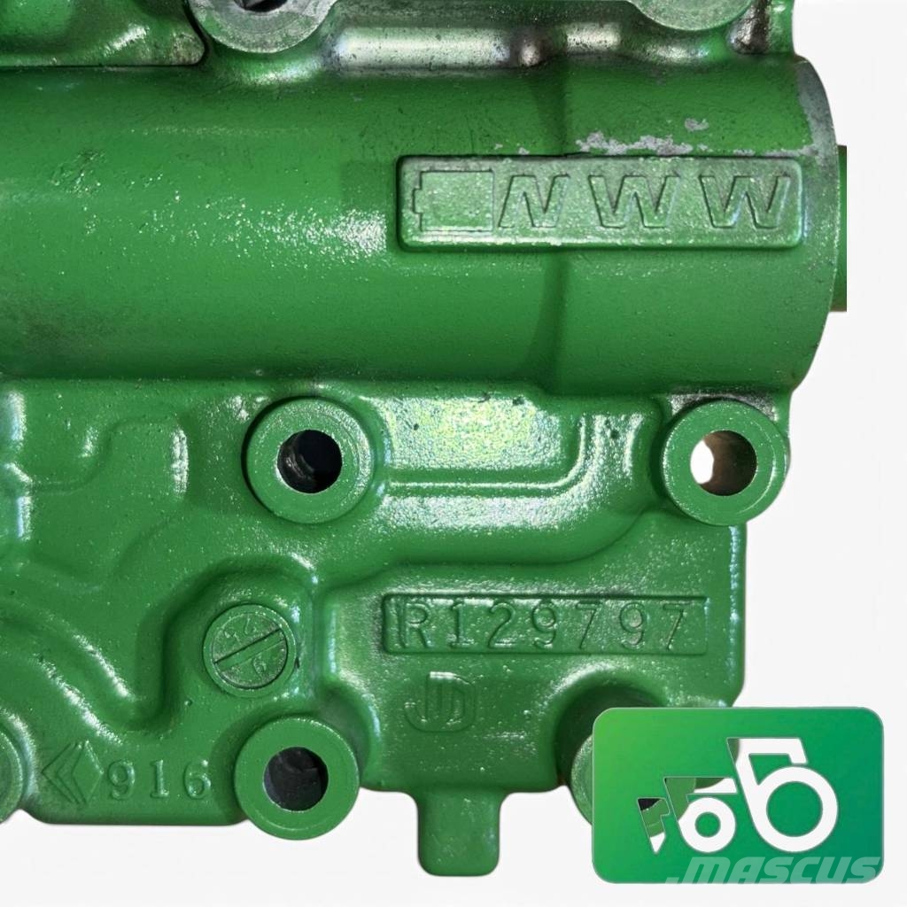 John Deere 7810 PowrQuad™ R129797 Housing Box Plate Saseler
