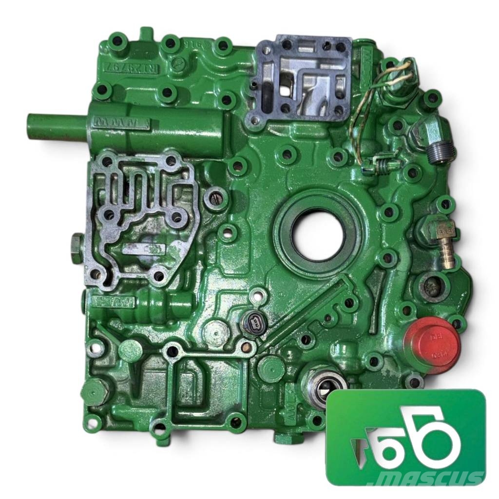 John Deere 7810 PowrQuad™ R129797 Housing Box Plate Saseler