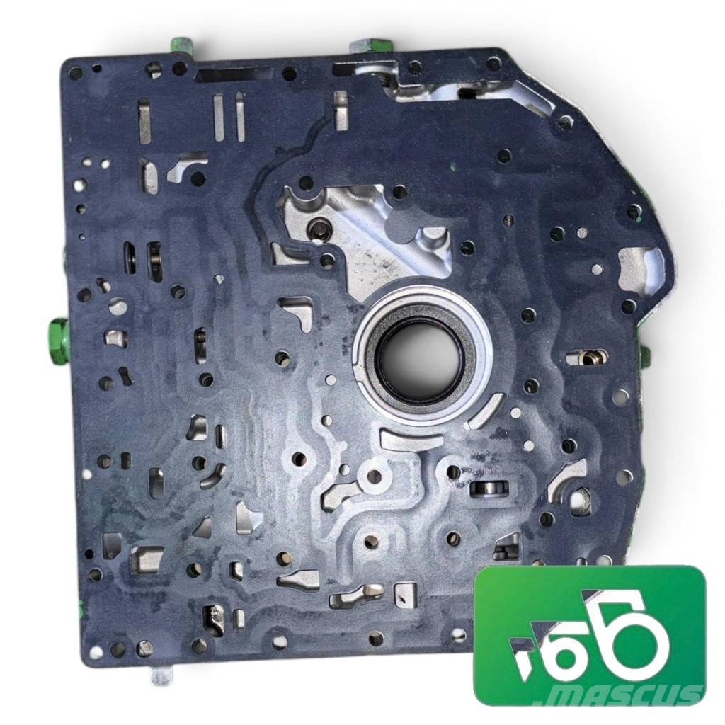 John Deere 7810 PowrQuad™ R129797 Housing Box Plate Saseler