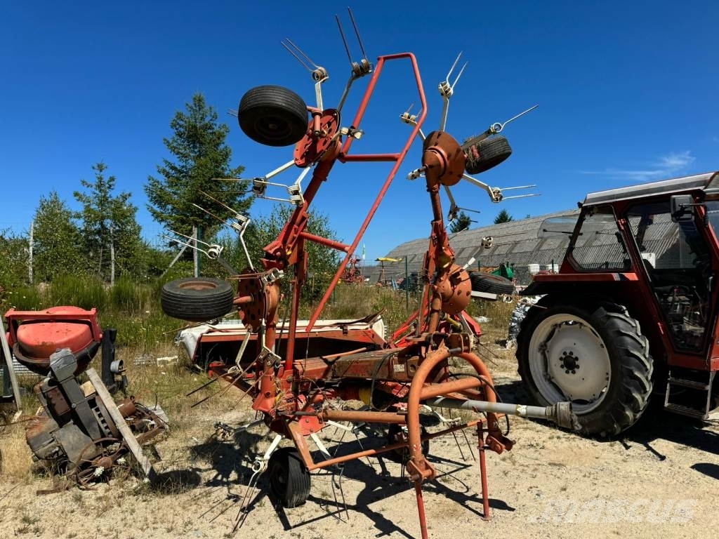 Pöttinger HIT 69 NZ 耙與翻草機