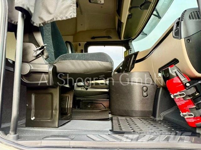 Mercedes-Benz Actros 5 / 1851 StreamSpace/Kipphydraulik/Standkli وحدات الجر