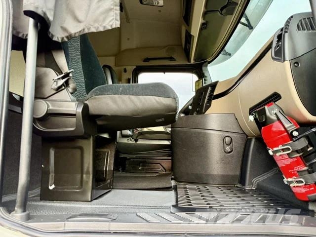 Mercedes-Benz Actros 5 / 1851 StreamSpace/Kipphydraulik/Standkli Trekkvogner