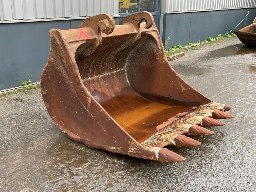 Verachtert Bucket with teeth Buckets
