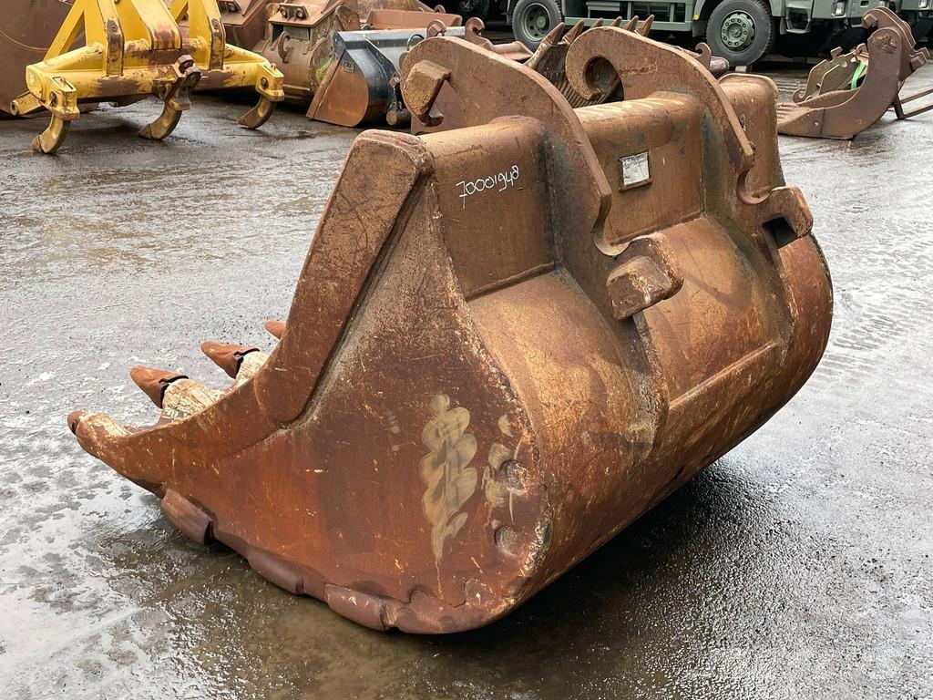 Verachtert Bucket with teeth Buckets