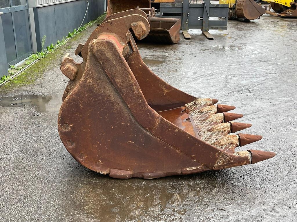 Verachtert Bucket with teeth Buckets
