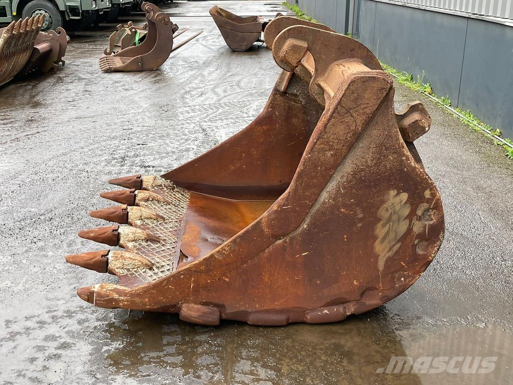 Verachtert Bucket with teeth Buckets