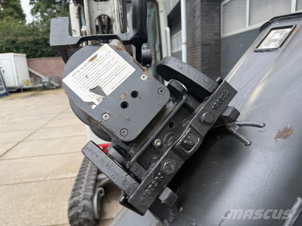 Takeuchi TB 320 Minigraafmachines < 7t