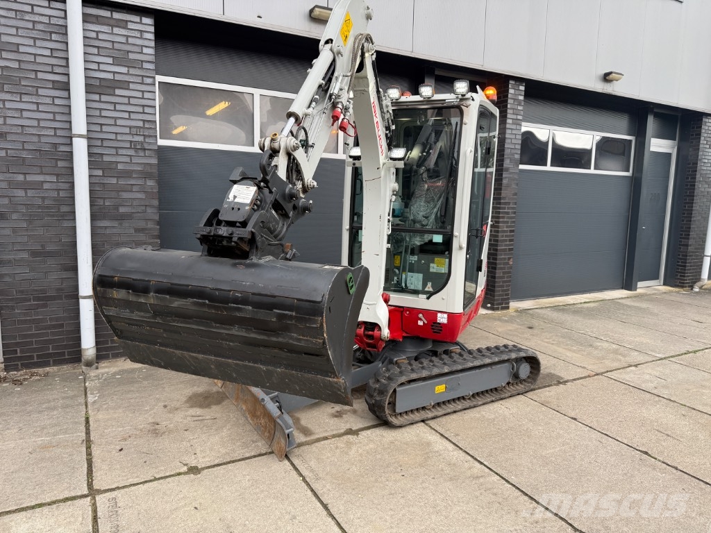 Takeuchi TB 320 Minigraafmachines < 7t
