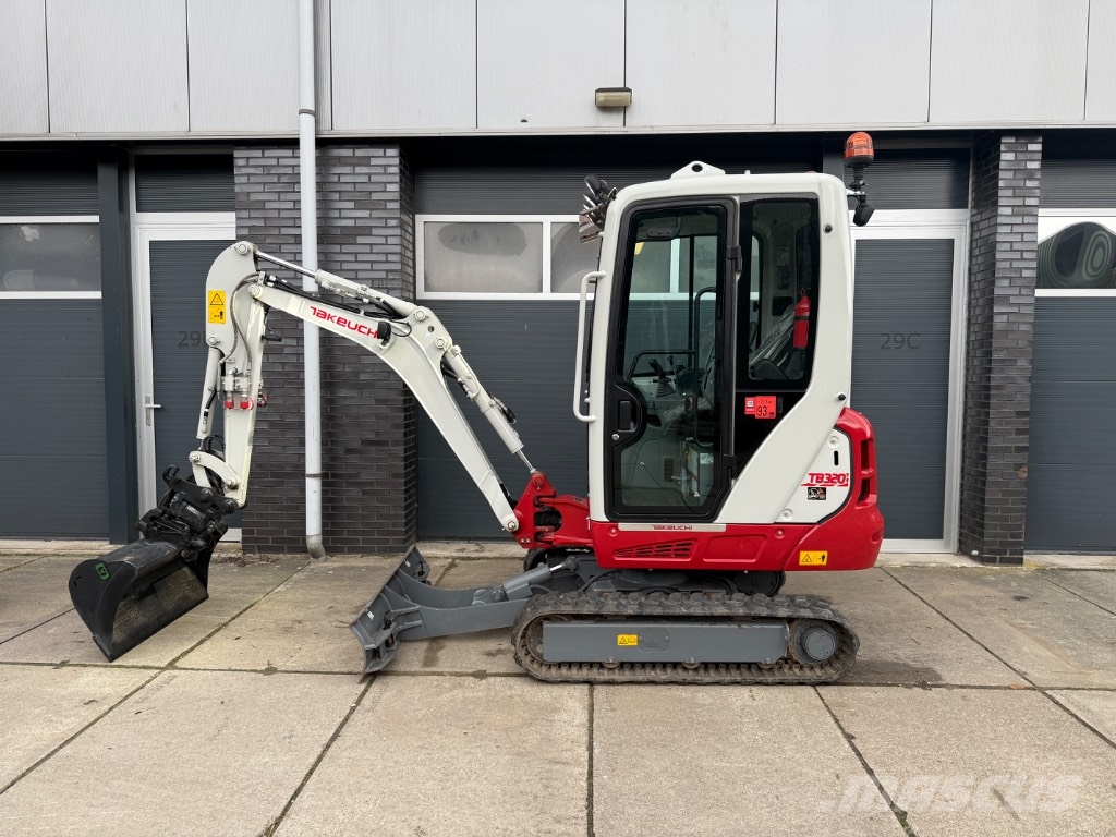 Takeuchi TB 320 Minigraafmachines < 7t