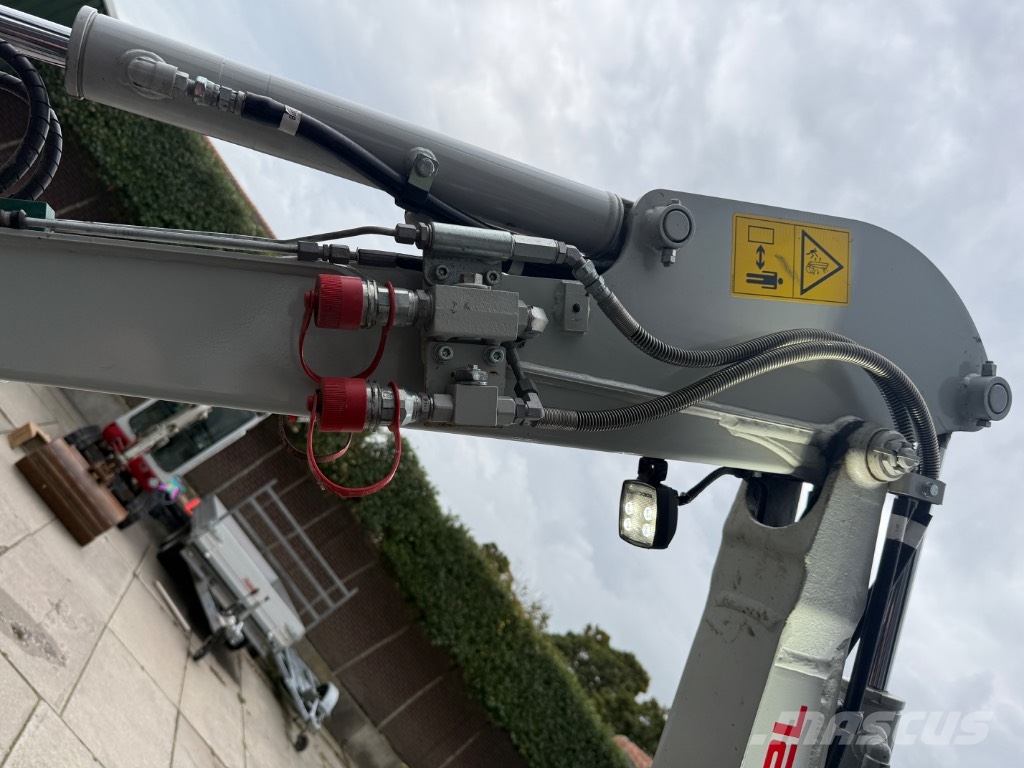 Takeuchi TB 320 Minigraafmachines < 7t