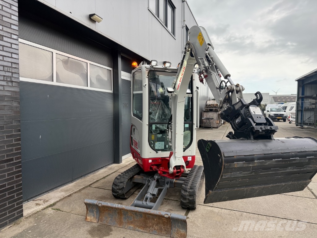 Takeuchi TB 320 Minigraafmachines < 7t