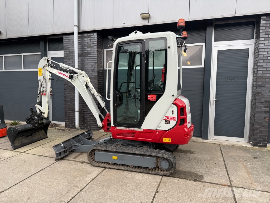 Takeuchi TB 320 Minigraafmachines < 7t
