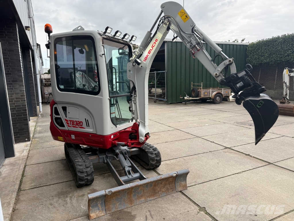 Takeuchi TB 320 Minigraafmachines < 7t