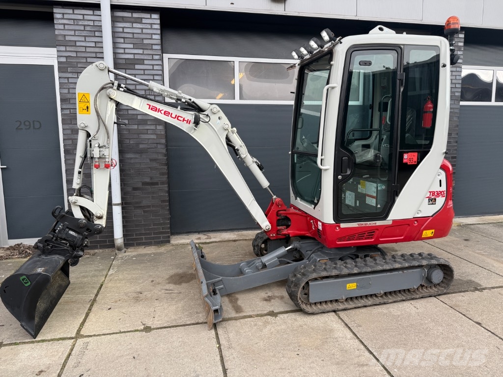 Takeuchi TB 320 Minigraafmachines < 7t