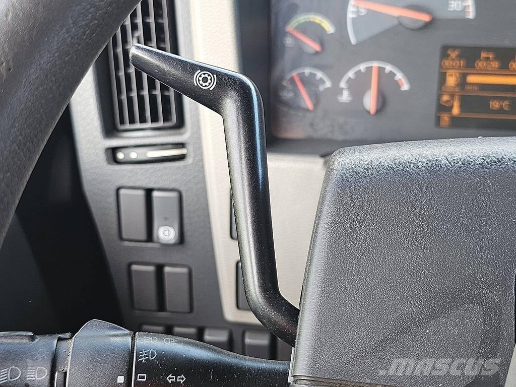 Volvo FL 280.18 Tovornjaki s ponjavo