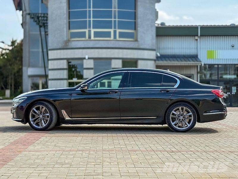 BMW 750Li xDrive G12 Coches