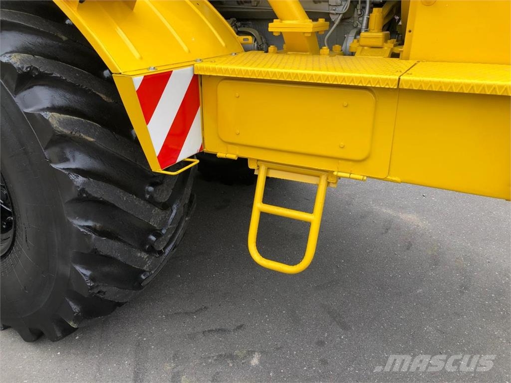 Kirovets K700A V8 Traktory