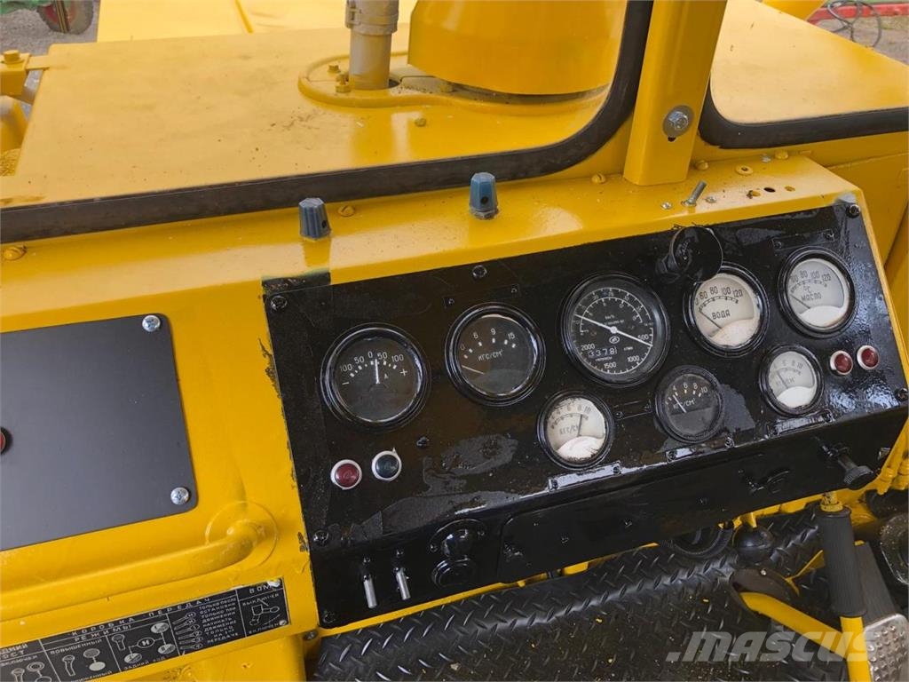 Kirovets K700A V8 Traktorit