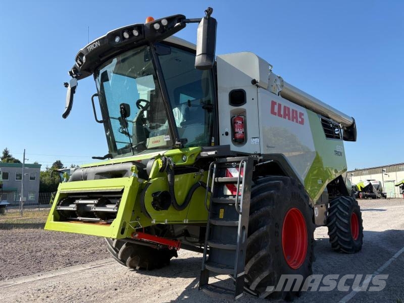 CLAAS TRION 650 Combine harvesters