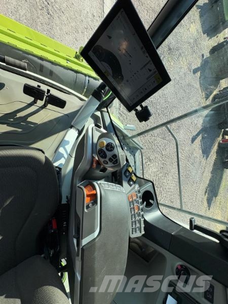 CLAAS TRION 650 Combine harvesters