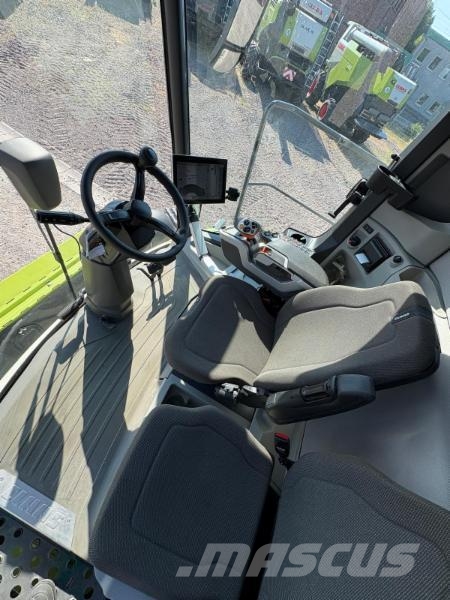 CLAAS TRION 650 Combine harvesters