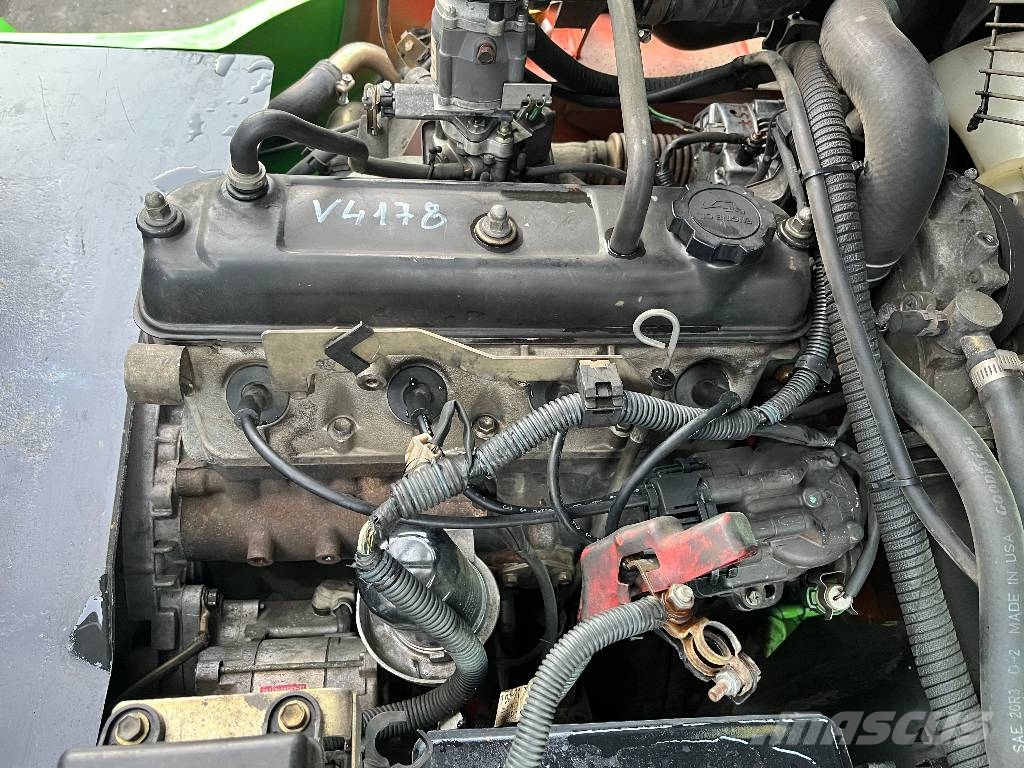 Toyota 7FGF25 /40/ V-4178 IO Gas Stapler