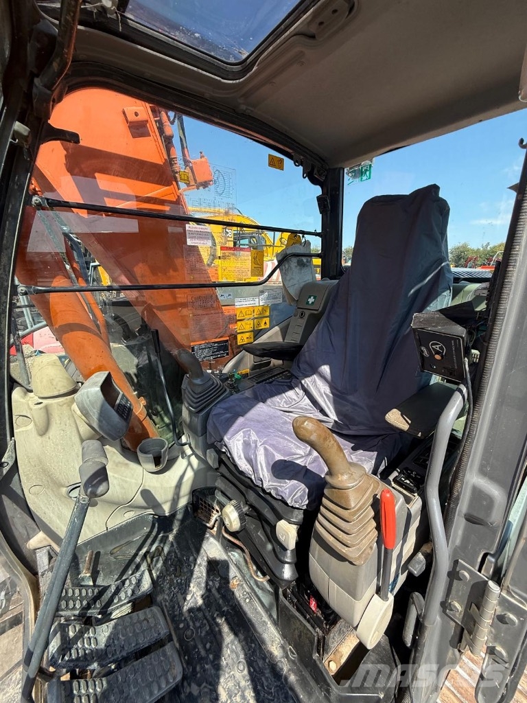 Hitachi ZX 135 US-3 Koparki gąsienicowe