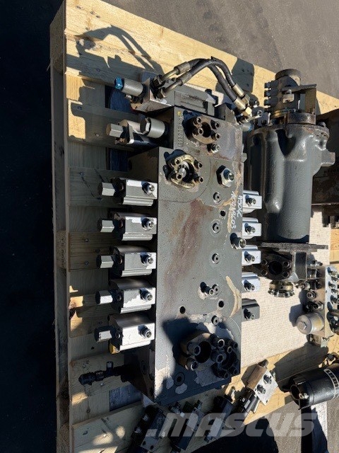 Liebherr A 904 C USED HYDRAULIC VALVE BLOCK Hydraulics