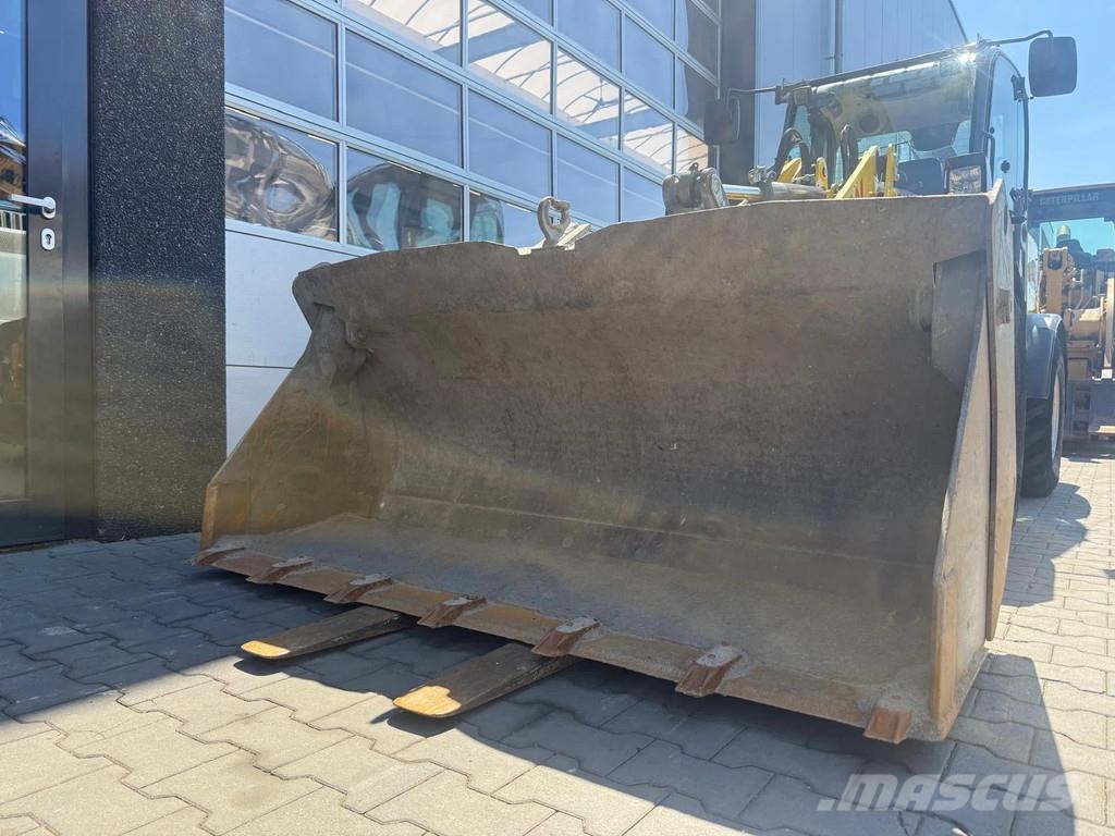 Wacker Neuson WL60 لوادر بعجل