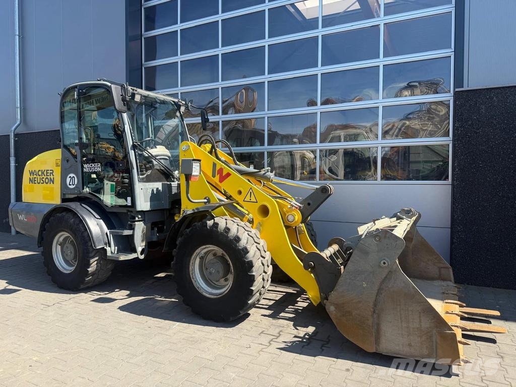 Wacker Neuson WL60 لوادر بعجل