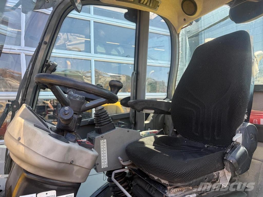 Wacker Neuson WL60 لوادر بعجل