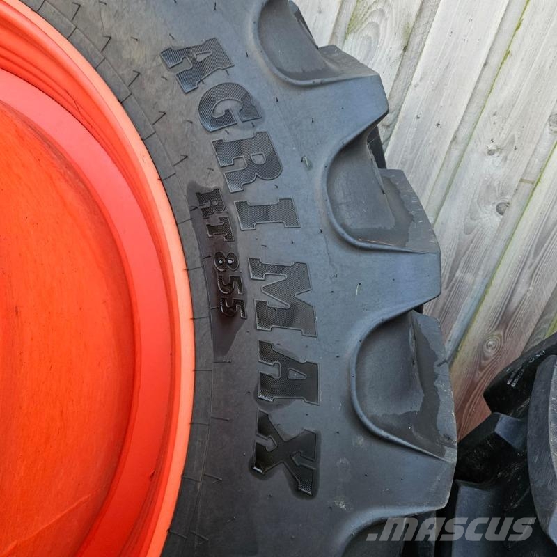 BKT Zwillinge 480/80R50 und 460/85R34 Egyéb mezőgazdasági gépek