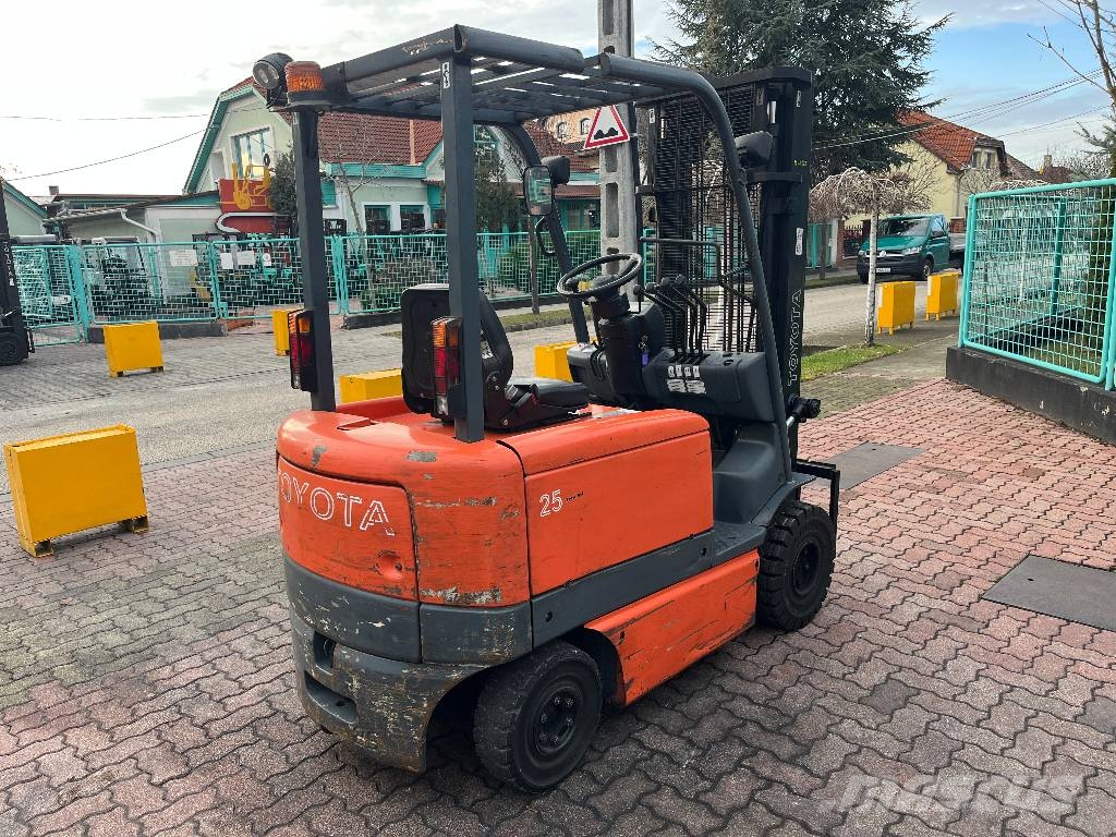 Toyota 6FB25 V-4225 IO Electric forklifts