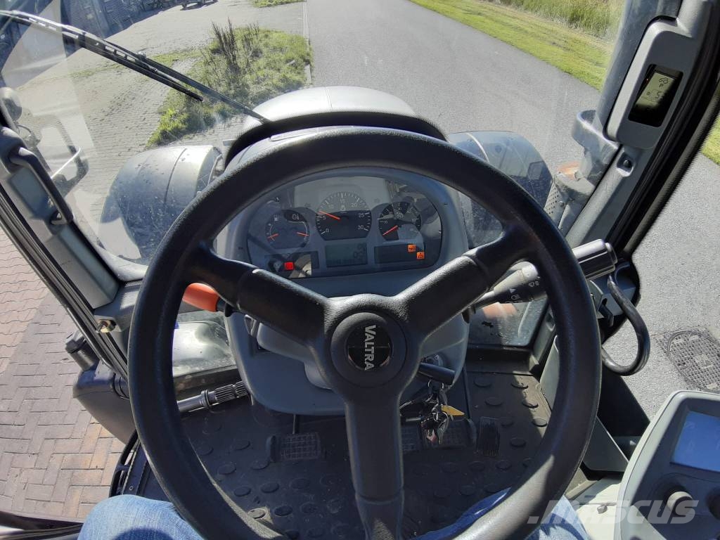 Valtra N143 Direct TwinTrac Tractores
