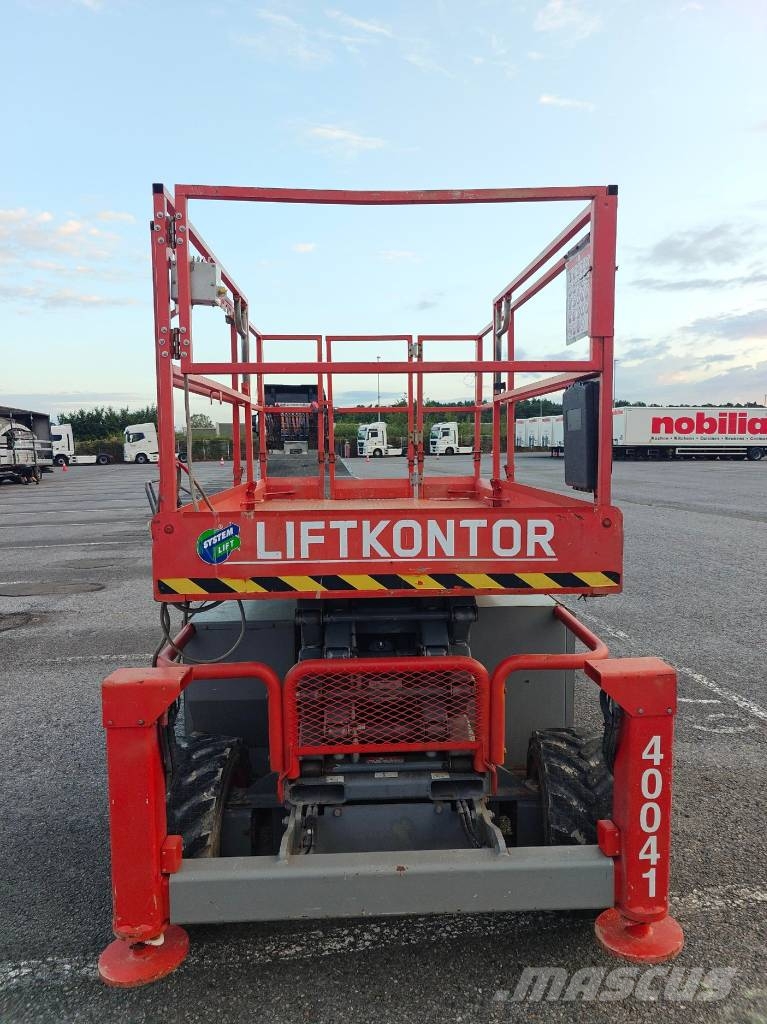 SkyJack SJ 6832 RT Ножничные подъемники