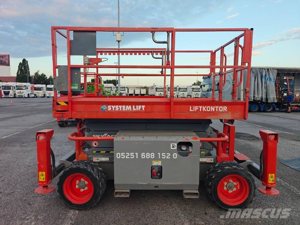 SkyJack SJ 6832 RT Ножничные подъемники