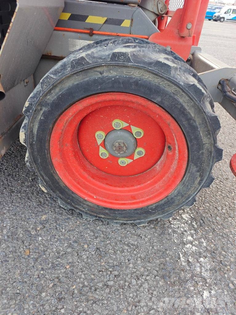 SkyJack SJ 6832 RT Ножничные подъемники