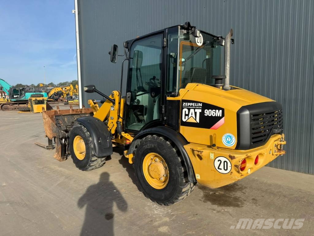CAT 906M Фронтальные погрузчики