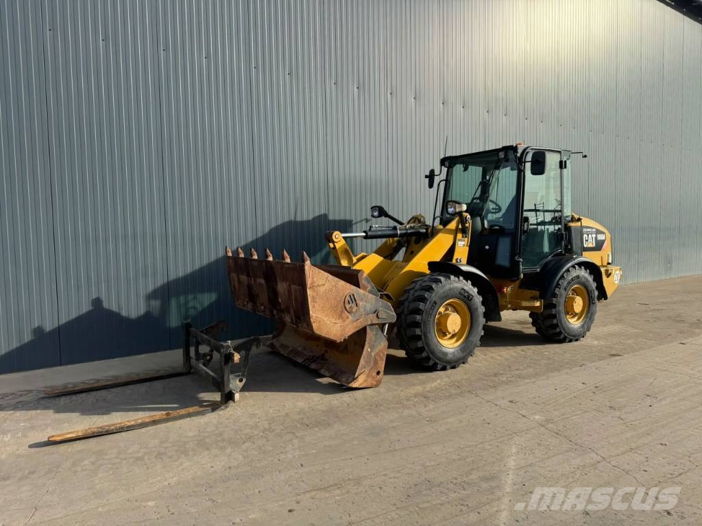 CAT 906M Фронтальные погрузчики