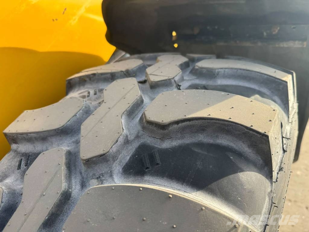 CAT 906M Фронтальные погрузчики