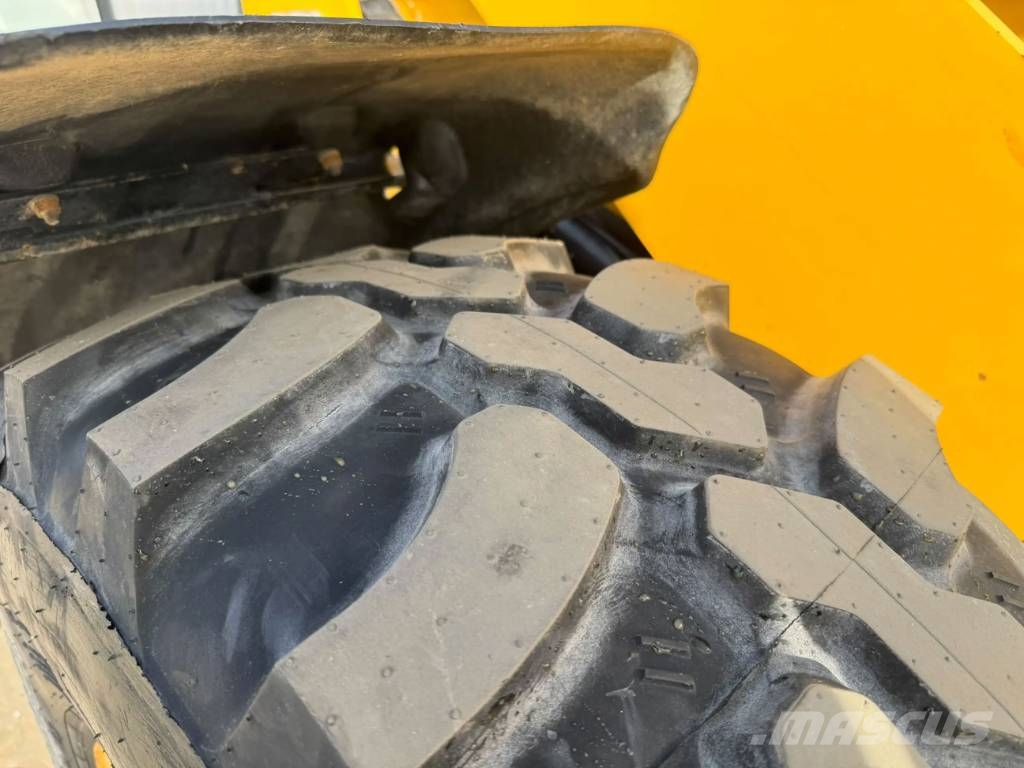 CAT 906M Фронтальные погрузчики