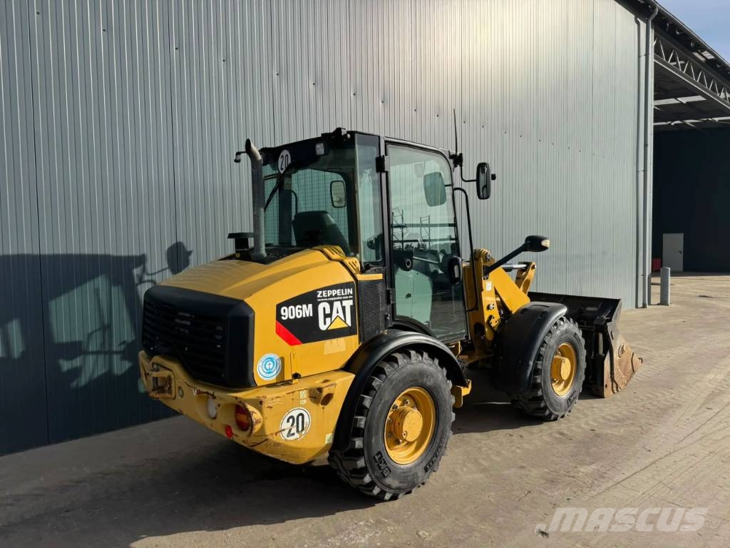 CAT 906M Фронтальные погрузчики